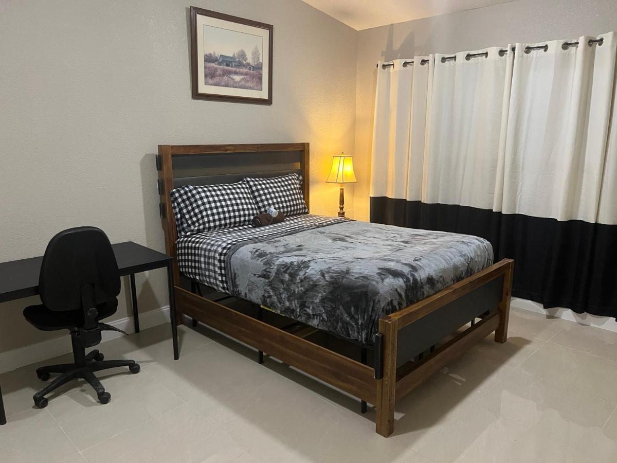 Oak Ridge House Homestay Tampa